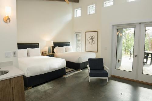 pexels-snappr-29851798